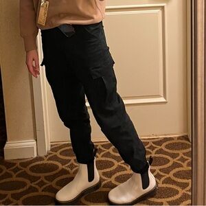 Black cargo joggers American Eagle size 2 Long